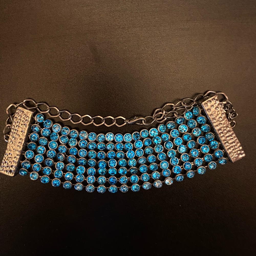 Blue-Green Sparkly Gem Choker 🦋